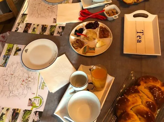 Les De Cathy Bed and Breakfast Murat