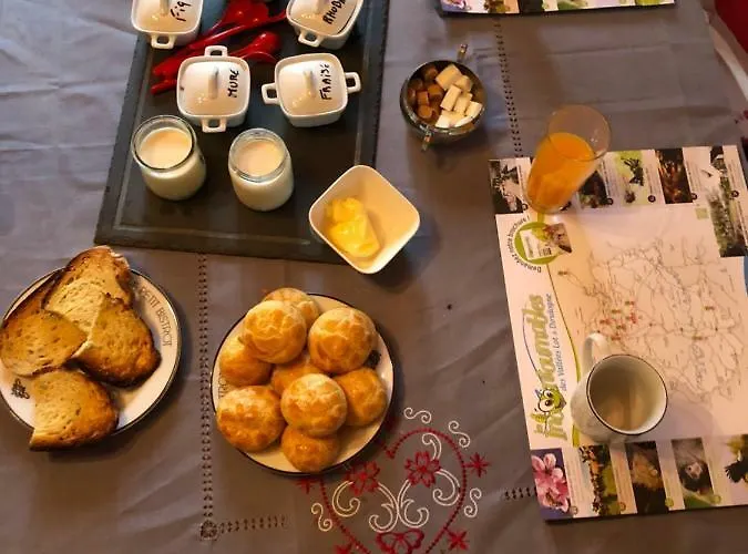 Les De Cathy Bed and Breakfast Murat