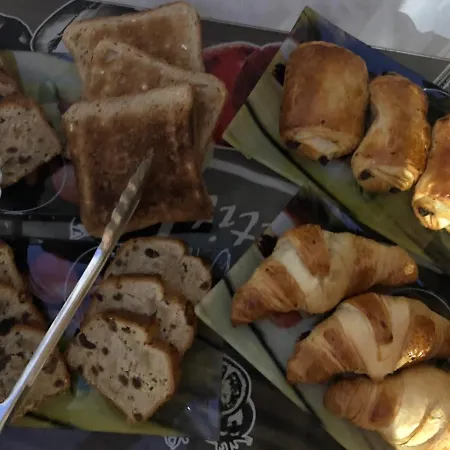 Oda ve Kahvaltı Les De Cathy Murat